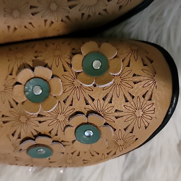 NIP women's slip ons - Picture 3 of 7